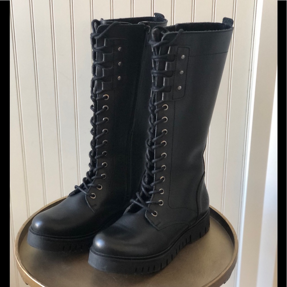 BOS & CO PORTAGE WATERPROOF LACE UP BOOT. 37. EUC